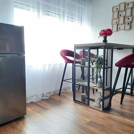 Apartman Twins Self Check In & Self Check Out Otočac Екстериор снимка