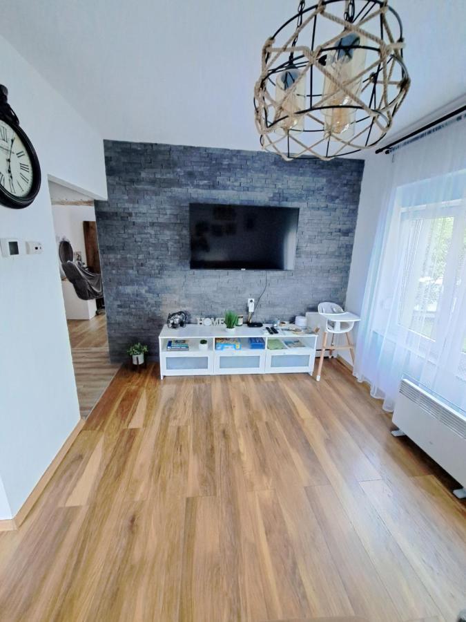 Apartman Twins Self Check In & Self Check Out Otočac Екстериор снимка